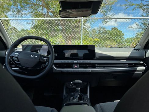 Used 2025 Kia K4 LXS FWD image 32