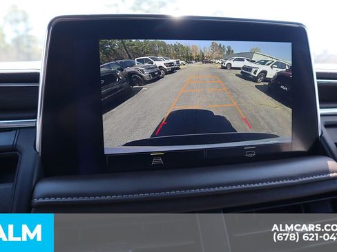 Used 2024 Chevrolet Suburban LT RWD image 35