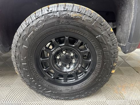 Used 2024 GMC Sierra 1500 AT4X w/ AT4X AEV Edition AWD/4WD image 9