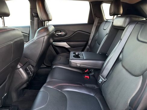 Used 2018 Jeep Cherokee Trailhawk w/ Quick Order Package 27L image 11