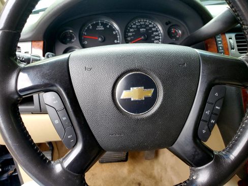 Used 2007 Chevrolet Suburban LTZ w/ LTZ Preferred Equipment Group image 20