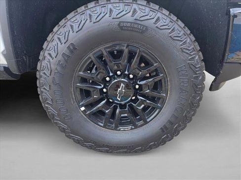 New 2026 Chevrolet Silverado 2500 ZR2 AWD/4WD image 10
