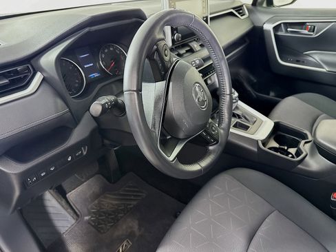 Used 2019 Toyota RAV4 XLE w/ Convenience Package AWD/4WD image 9