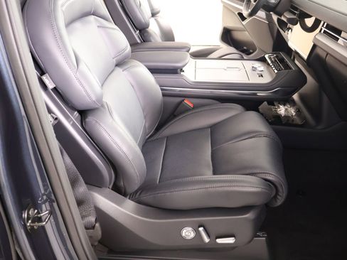 New 2026 Lincoln Navigator L Reserve AWD/4WD image 15