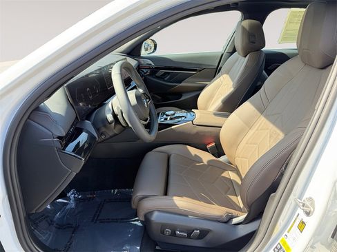 Certified 2024 BMW 530i xDrive 530i xDrive w/ Premium Package image 9