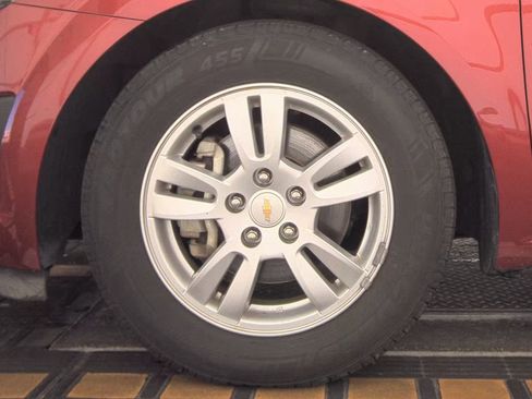 Used 2012 Chevrolet Sonic LT image 9