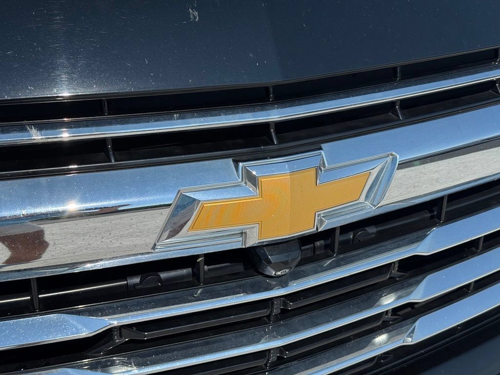 Used 2025 Chevrolet Tahoe LT RWD image 9