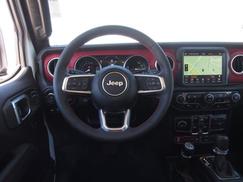 Used 2023 Jeep Wrangler Unlimited Rubicon 4xe AWD/4WD image 23