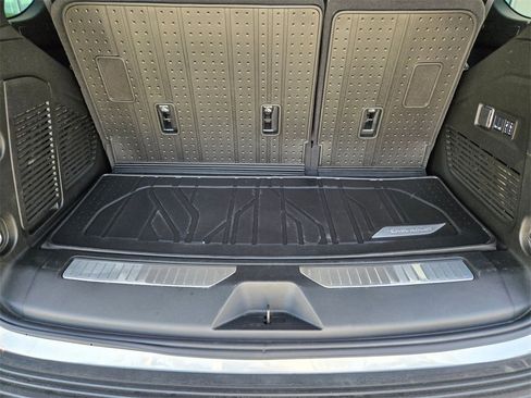 Used 2025 Chevrolet Tahoe High Country image 31