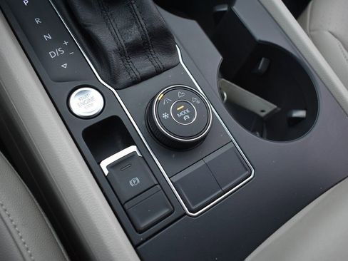 Used 2019 Volkswagen Atlas SE w/ Towing Package image 21