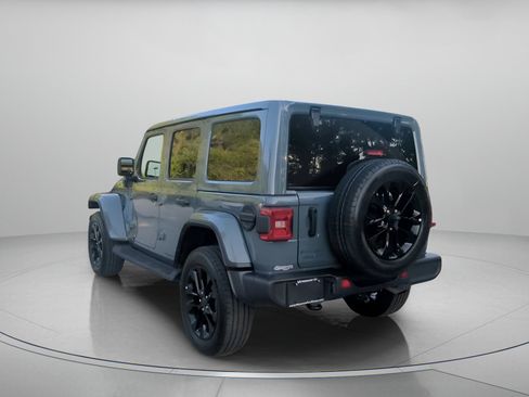 Used 2025 Jeep Wrangler Unlimited Sahara AWD/4WD image 21