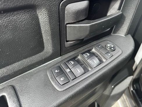 Used 2017 RAM 1500 Express image 13