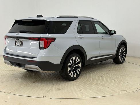 Used 2025 Ford Explorer Platinum w/ LUX Leather Package AWD/4WD image 9