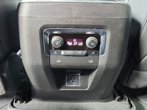 Used 2024 Chevrolet Tahoe Z71 w/ Luxury Package AWD/4WD image 40