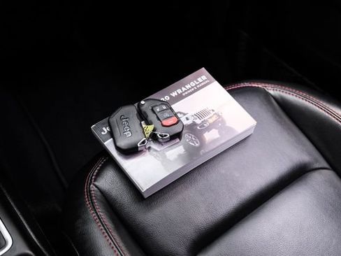 Used 2020 Jeep Wrangler Unlimited Rubicon AWD/4WD image 17