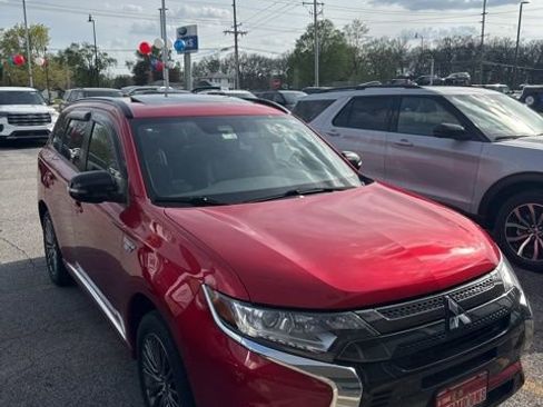 Used 2021 Mitsubishi Outlander 4WD Plug-In Hybrid image 1