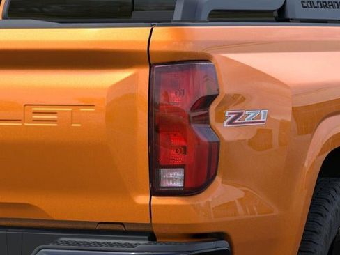 New 2026 Chevrolet Colorado Z71 w/ Midnight Edition AWD/4WD image 11