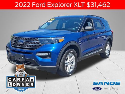 Certified 2022 Ford Explorer XLT w/ Equipment Group 202A AWD/4WD image 1