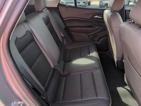 Used 2025 Chevrolet Trax ACTIV image 18