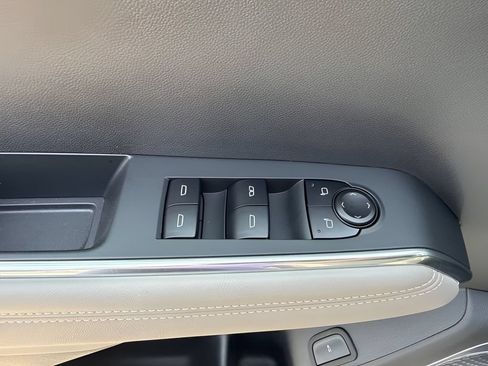 Used 2025 GMC Acadia Elevation w/ Elevation Premium Package FWD image 30