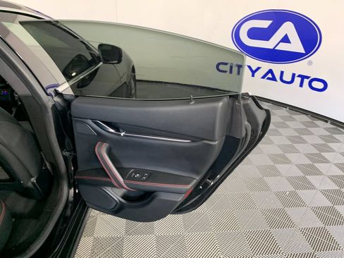 Used 2017 Maserati Ghibli RWD image 35
