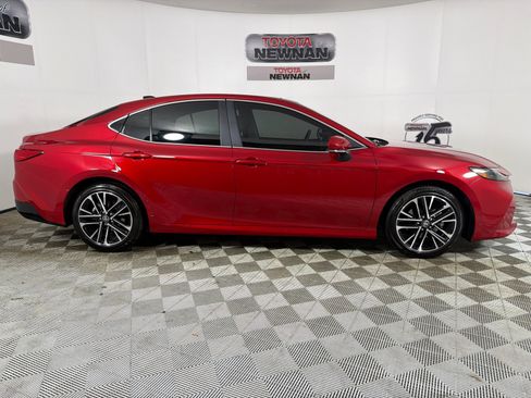 Used 2025 Toyota Camry XLE FWD image 3