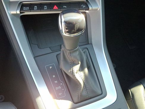 New 2025 Audi Q3 2.0T Premium image 10