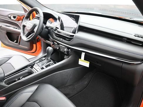New 2026 Jeep Compass Latitude AWD/4WD image 25