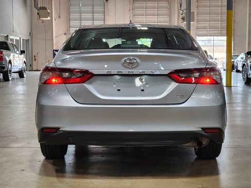 Used 2022 Toyota Camry LE FWD image 10