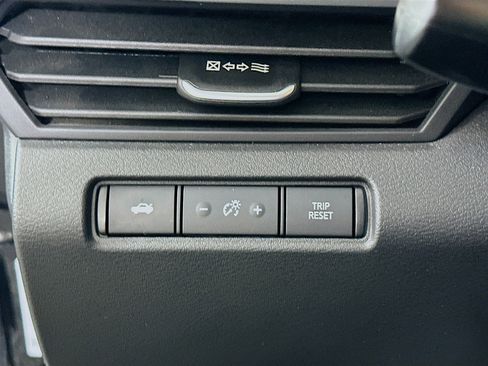 Used 2025 Nissan Altima 2.5 SV image 16