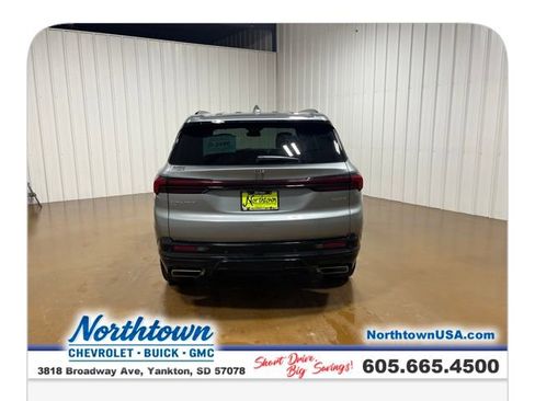 Used 2025 Buick Enclave Sport Touring image 8