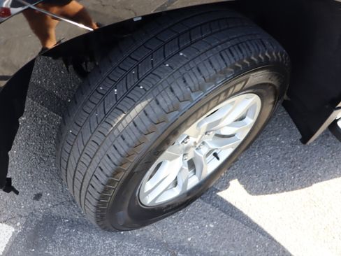 Certified 2022 Chevrolet Silverado 1500 RST image 40