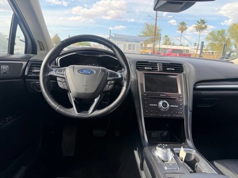 Used 2019 Ford Fusion Titanium AWD/4WD image 25