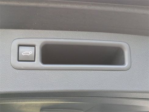 Used 2024 Toyota Highlander Platinum image 14