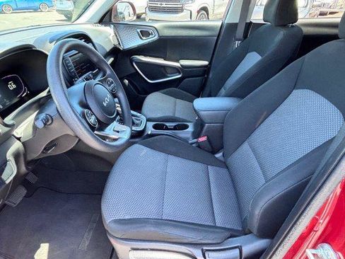 Used 2023 Kia Soul LX w/ Option Group 015 FWD image 16