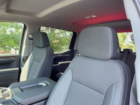 Used 2025 Chevrolet Silverado 1500 LT AWD/4WD image 12
