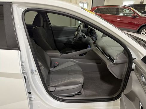 Used 2026 Hyundai Elantra Sport FWD image 36