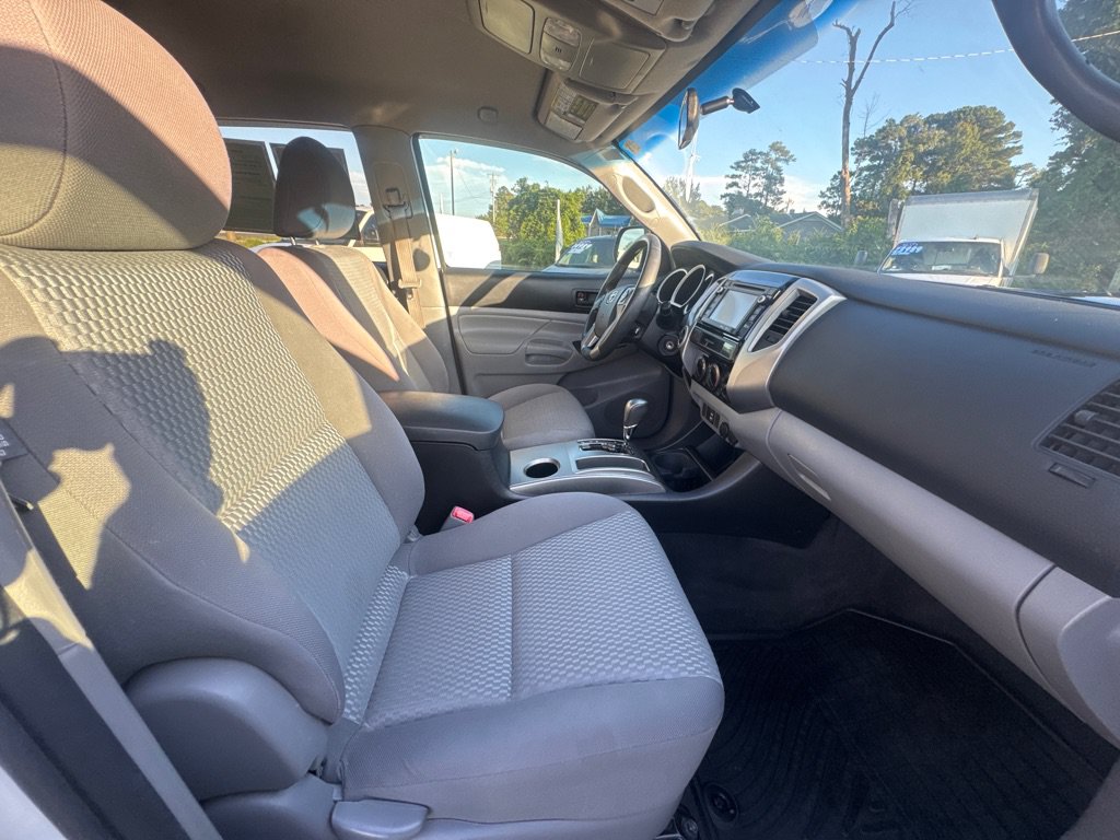 Used 2015 Toyota Tacoma 4x4 Double Cab w/ SR5 Package image 8