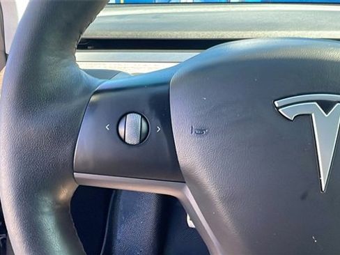 Used 2021 Tesla Model 3 Standard Range Plus image 22