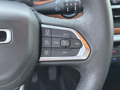 Used 2024 Jeep Compass Limited w/ Sun and Sound Group image 27