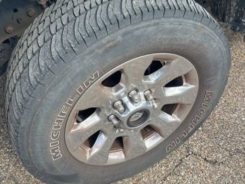 Used 2019 Ford F250 Lariat w/ Chrome Package image 3