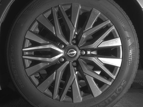 Used 2025 Nissan Altima 2.5 SV FWD image 17