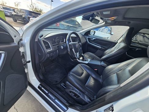 Used 2016 Volvo XC60 T5 Premier image 8