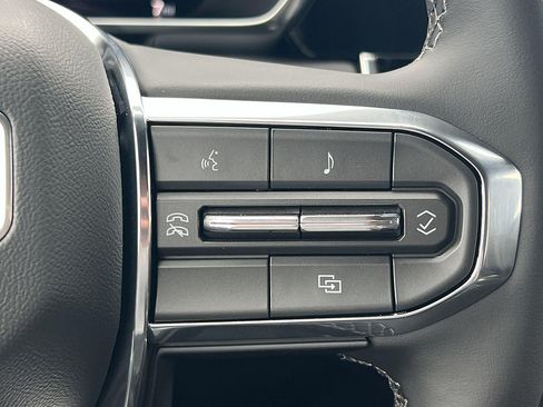 New 2026 GMC Canyon Elevation w/ LPO, Black Badging Package RWD image 14