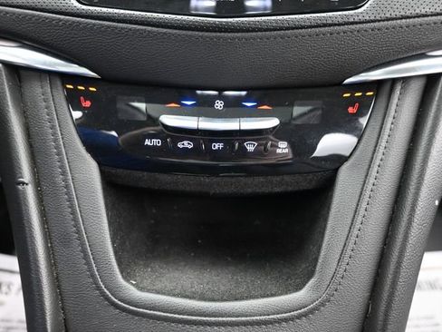 Used 2017 Cadillac XT5 Luxury w/ Driver Awareness Package image 17