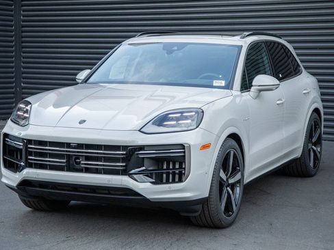 Used 2026 Porsche Cayenne Turbo AWD/4WD image 1