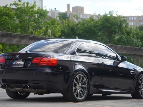 Used 2011 BMW M3 Convertible RWD image 17