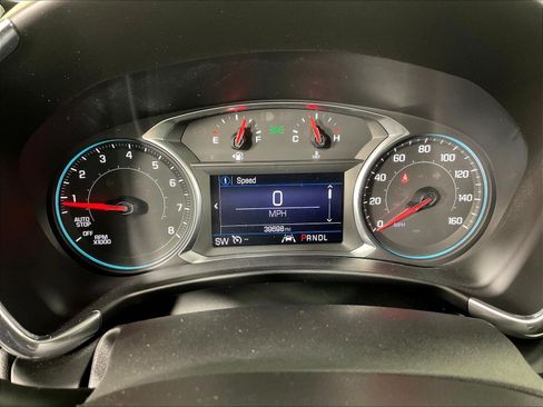 Used 2020 Chevrolet Equinox LT w/ Driver Convenience Package FWD image 13