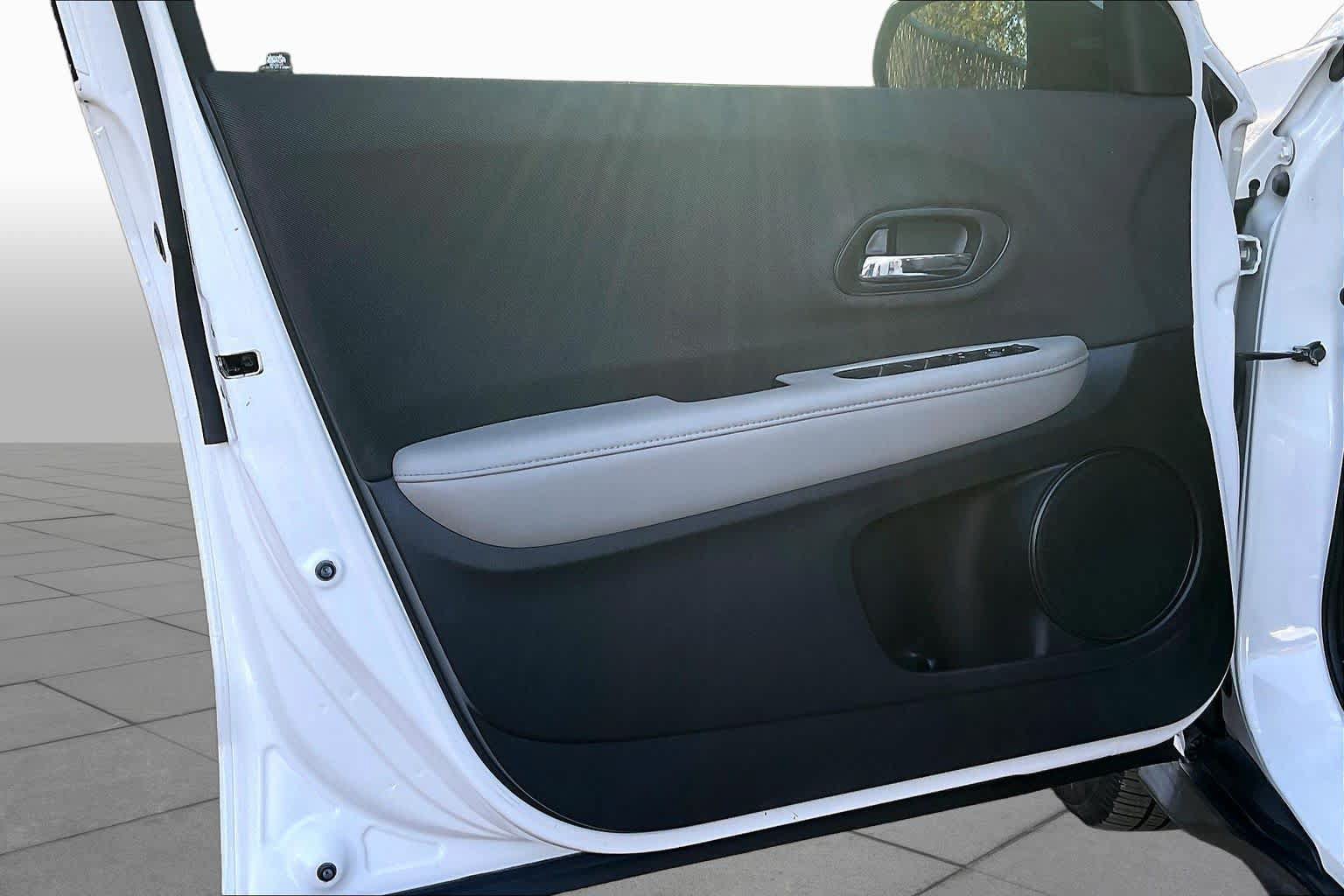 Used 2020 Honda HR-V LX image 21