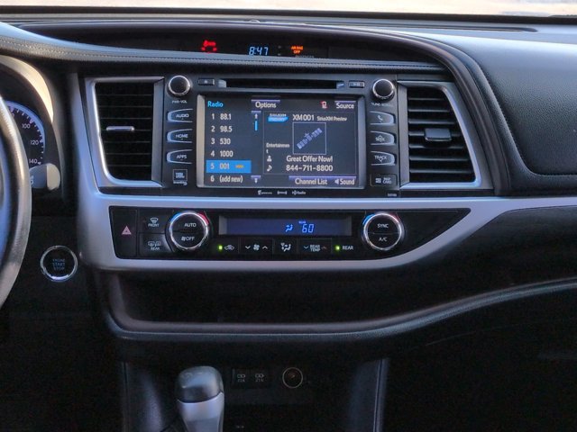 Used 2018 Toyota Highlander Limited FWD image 17